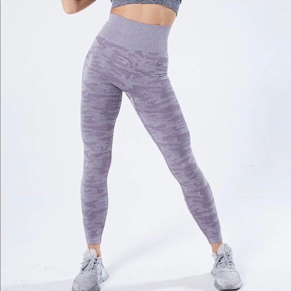 PURPLE HIGH WAIST CAMO SEAMLESS LEGGINGS-SQUAT PROOF-GREAT FIT! BNWT - Picture 3 of 3